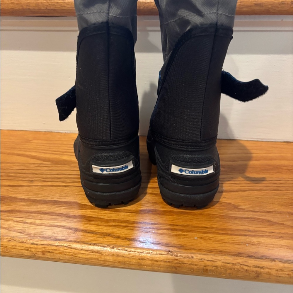 Columbia Black and Gray Winter Boots with Waterproof Design - Picture 3 of 4